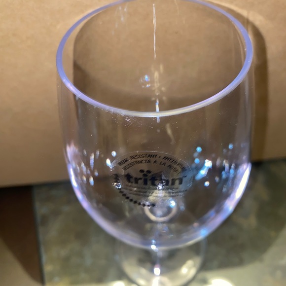 Tritan Break Resistant Antiruptrure Wine Glasses - Picture 2 of 4